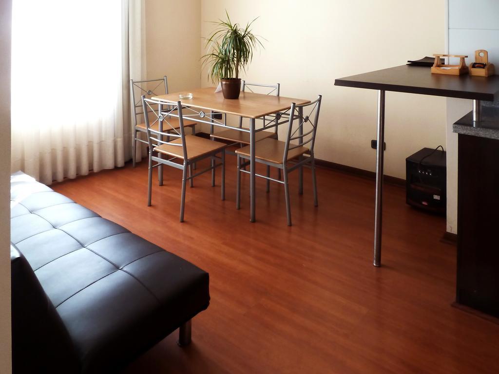 Personal Aparts Downtown Santiago Room photo